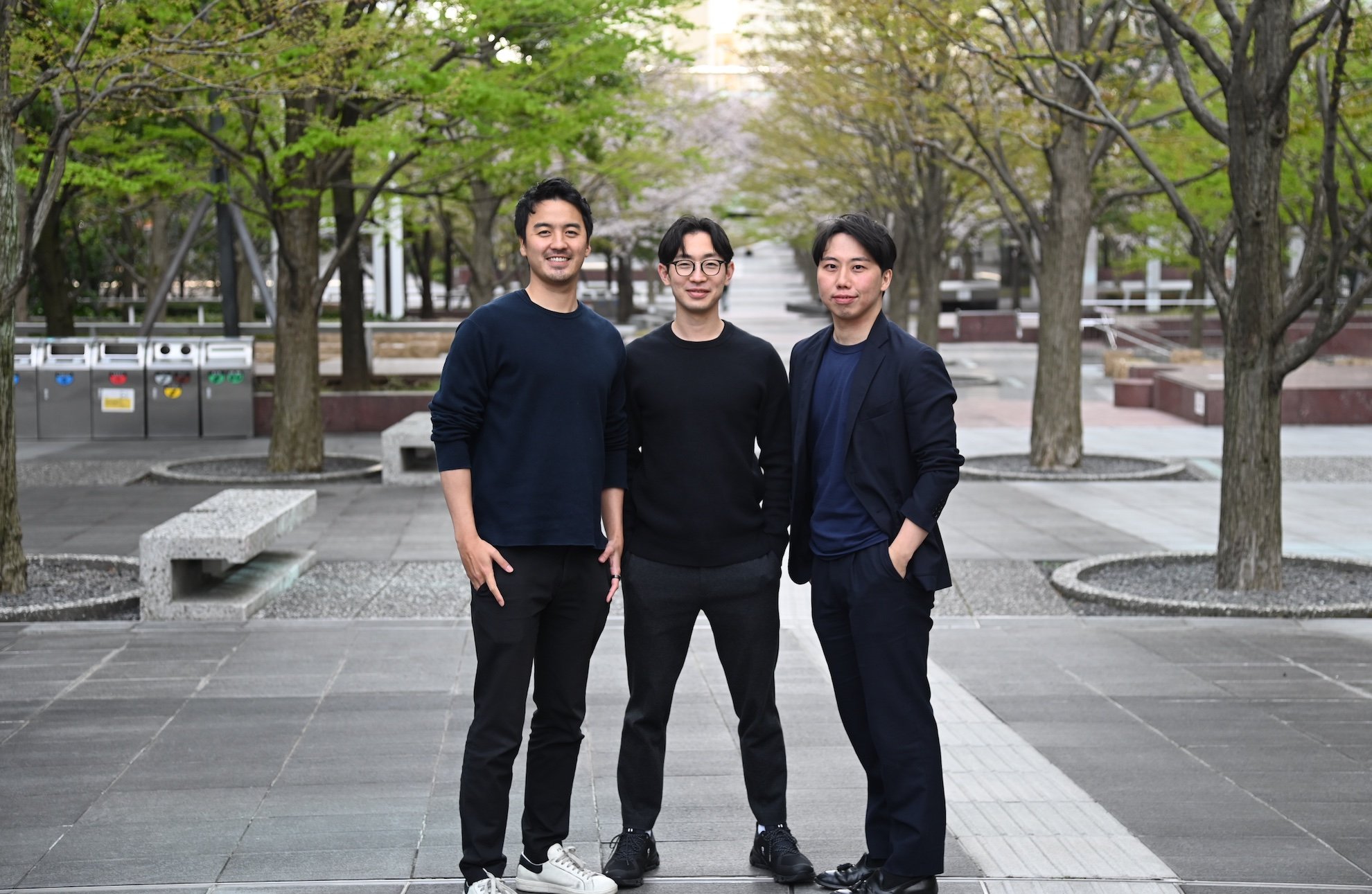 左からHubble CTOの藤井克也氏、CEOの早川晋平氏、CLO（最高法務責任者）の酒井智也氏。同社が現在手がけるサービスは、3人のディスカッションから生まれた