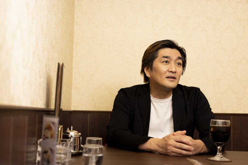 「常に最悪を想定して生きている」。平成ノブシコブシ徳井が語る独特の死生観とは?