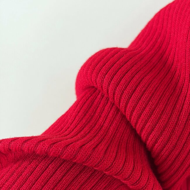 「店頭で見て即決しました」GUの“細見えトップス”が着回しの天才でした！「最高にカワイイ！」「着やせ効果あり」