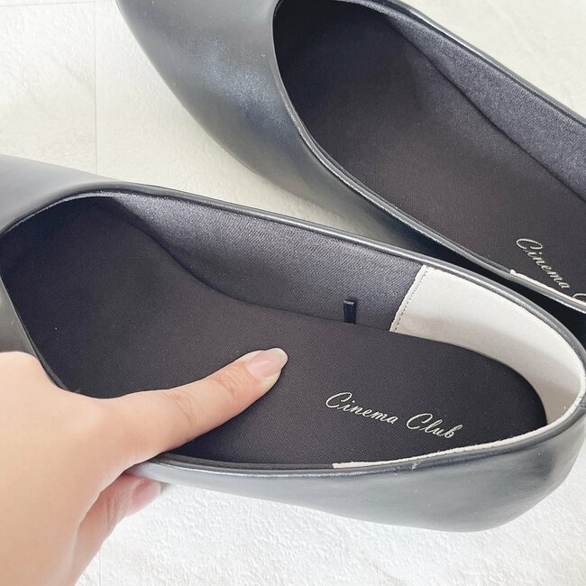 「もう普通のパンプスに戻れません」ハニーズの“高見えシューズ”軽くて柔らかくて歩きやすい!「毎日履いています」「リピ買いした」