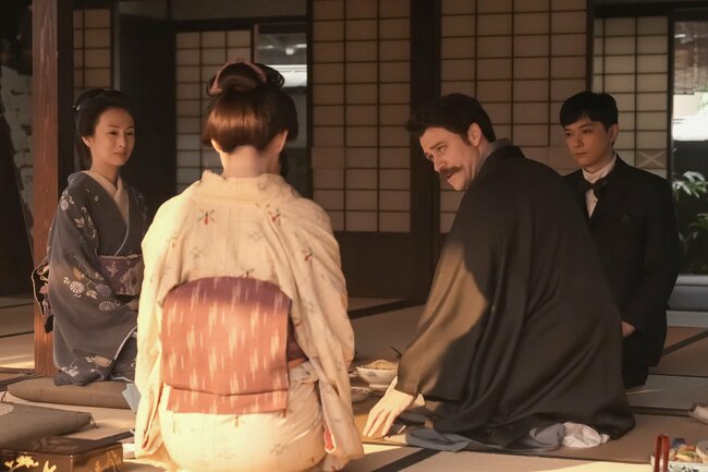 台本になかった「板垣李光人の涙」ふと顔を上げると北川景子も…2人で流した“親子の呪縛”撮影秘話〈ばけばけ第70回〉