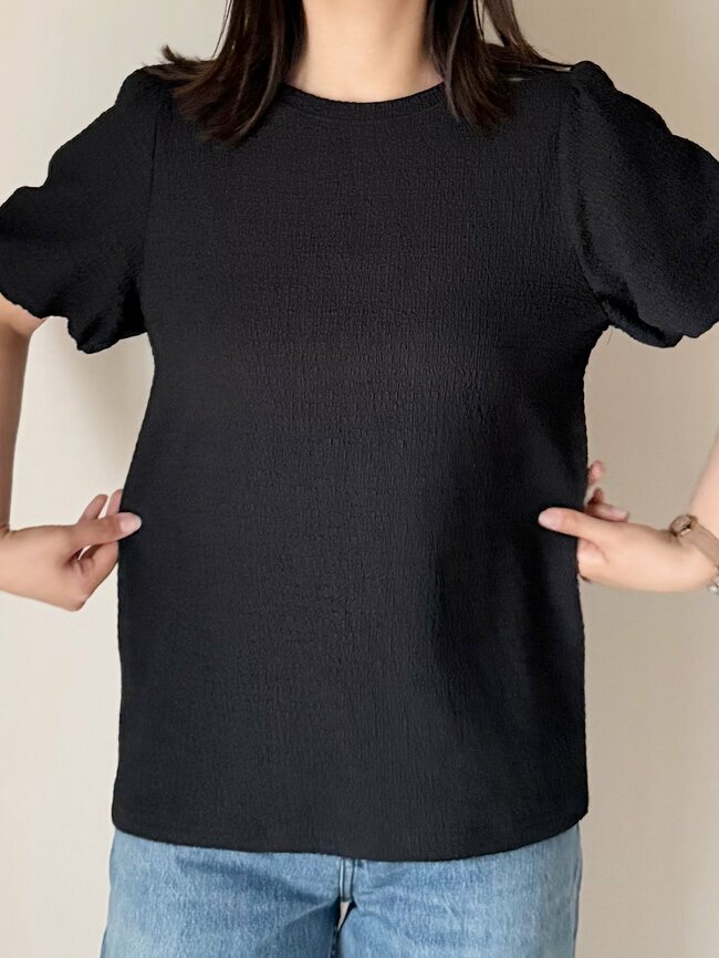 【しまむら】春夏コーデに大活躍！1089円の「ぽわん袖トップス」二の腕やウエストをカバーできて頼りになる！