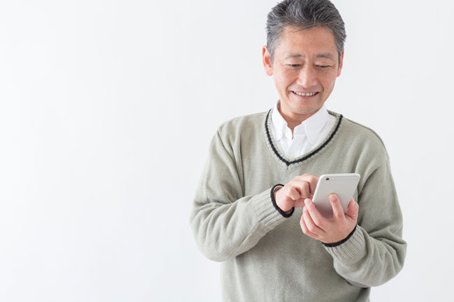 家族LINEで、なぜかお父さんだけがずっと敬語を使い続ける現象が各所で確認されている。