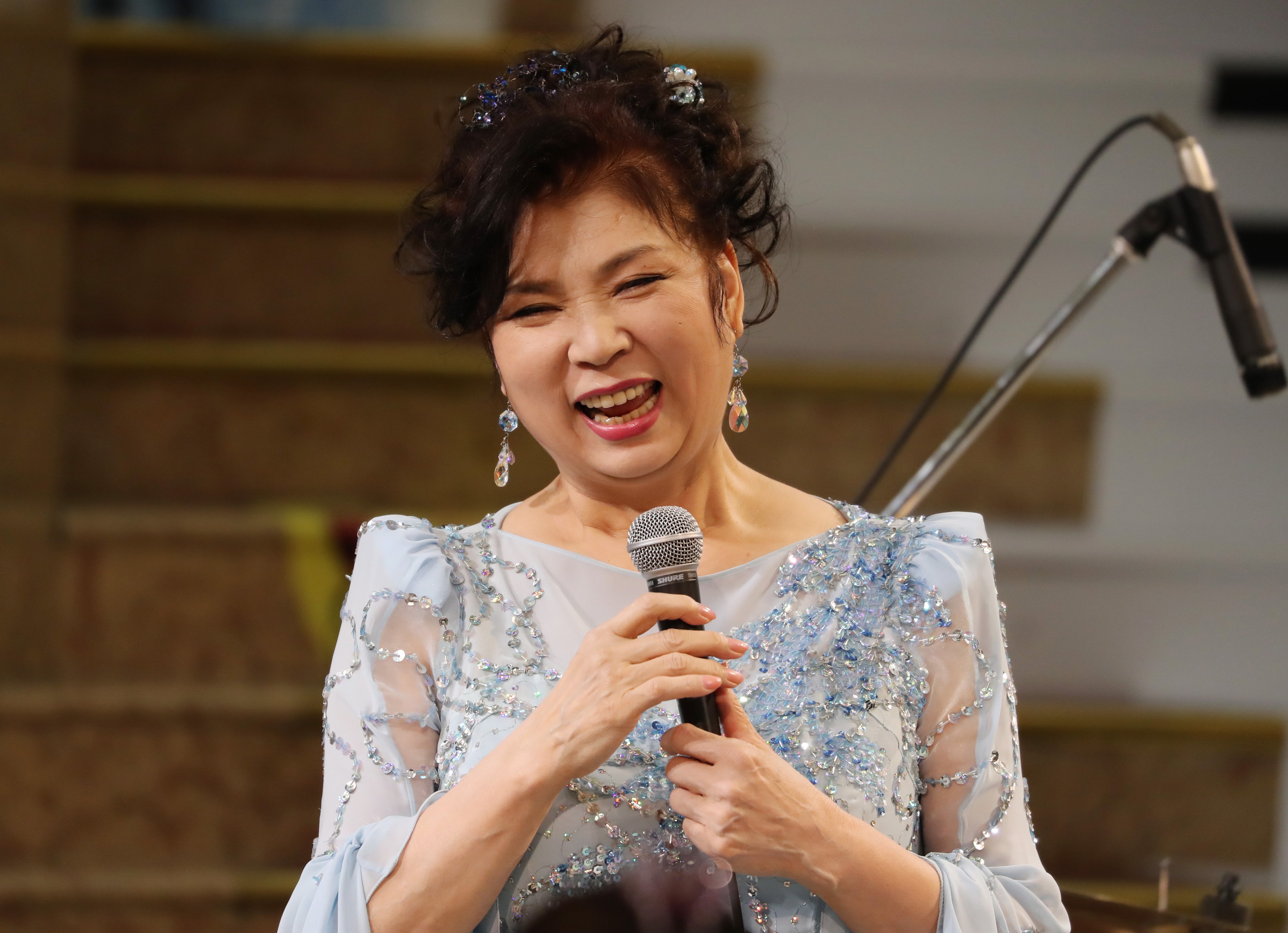 八代亜紀さんヌード写真付きCDに批判殺到!それでも止められない「法律の穴」