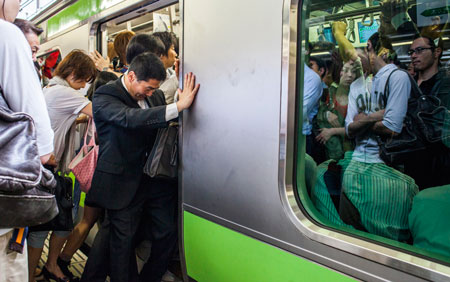 満員電車の混雑ぶりは混雑率数値以上だ