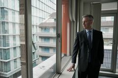 SMBC日興米国人元幹部、「困惑と憤慨」の逮捕劇