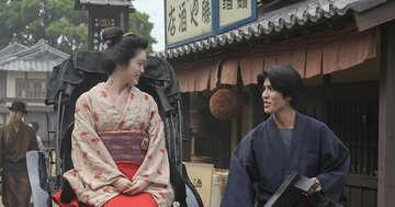 「おトキちゃん、乗って」ピンチを救う人力車の王子様！銀二郎（寛一郎）の“おサボりランデブー”、なのにトキ（高石あかり）の表情は…〈寛一郎コメント付き・ばけばけ第19回〉