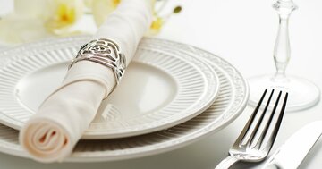 家なし、貯金ゼロ。独立を目指していた若き三國シェフが、「理想の洋館」に出会った時にとった驚きの行動とは?【予約の取れない名店「オテル・ドゥ・ミクニ」誕生秘話】