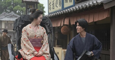 「おトキちゃん、乗って」ピンチを救う人力車の王子様！銀二郎（寛一郎）の“おサボりランデブー”、なのにトキ（高石あかり）の表情は…〈寛一郎コメント付き・ばけばけ第19回〉