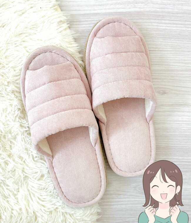 もう普通のスリッパに戻れない…！カインズの“リピ買い続出スリッパ”が買って大正解だった！「ずぼらな私に最適です！」「家族の分も購入」
