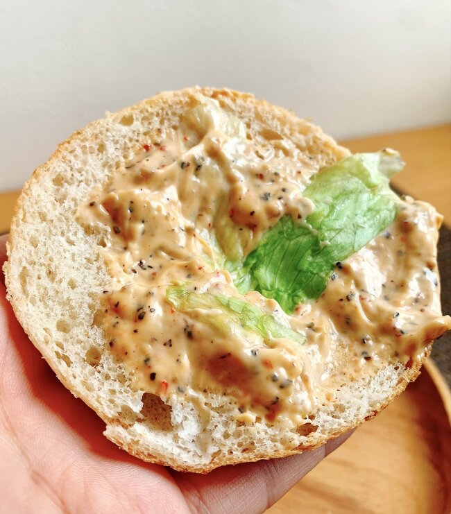 お肉デカすぎんだろ…！ケンタッキーの“よくばり全部のせバーガー”ボリューム満点で大満足！「次元が違うレベルで美味い」「ファストフードってのはこうよ」《実食レビュー》