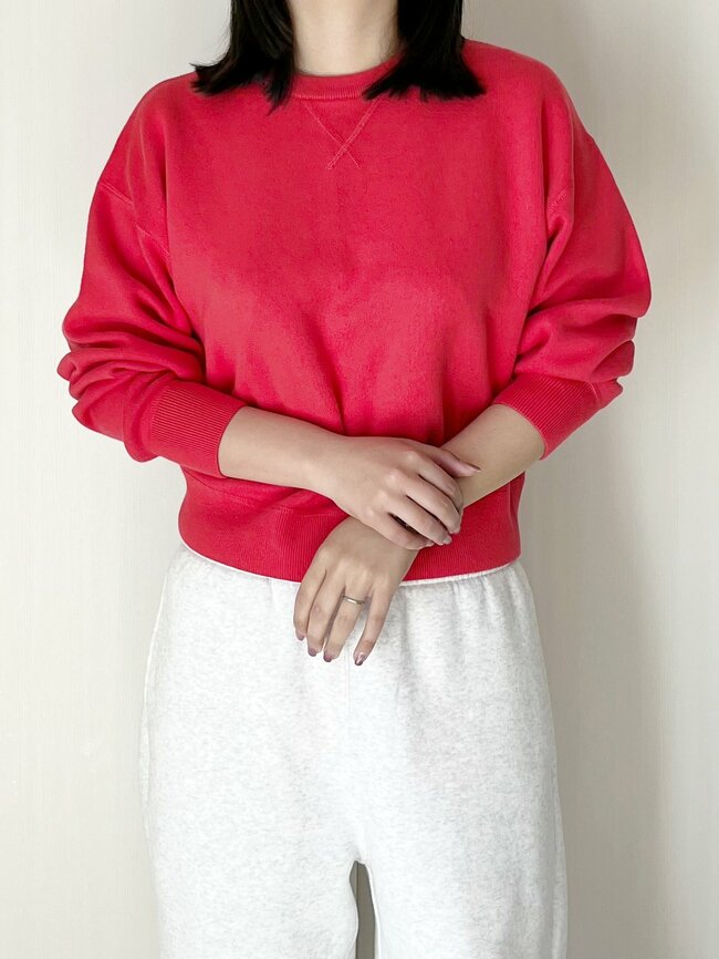 「着心地良すぎて追加購入」「3着目です」ユニクロCの“スウェットみたいなニット”楽ちんなのにオシャレ！「キレイに着こなせます」