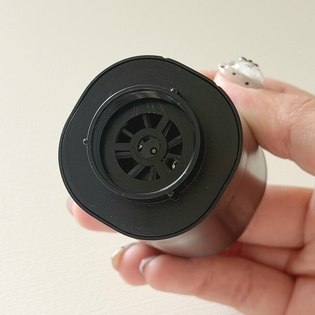【3COINS】もう掃除機いらないじゃん！手のひらサイズの“圧縮アイテム”が大人気「旅行に必須です」「かなり楽になりました」《購入レビュー》