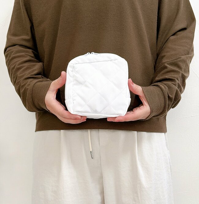 「え、本当にセリアの商品だよね…？」こんなに収納力のある“ふっくらポーチ”が110円で買えるのはスゴイ！