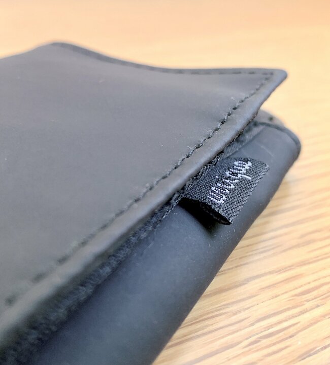 もう普通の財布に戻れないかも…！ダイソーの“お札もカードも入るミニ財布”ガバッと開いて使いやすい！《購入レビュー》