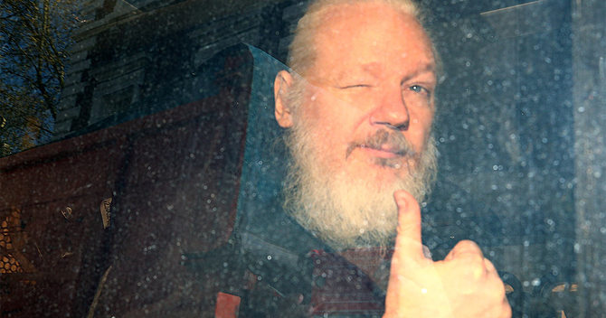 ジュリアン・アサンジ容疑者