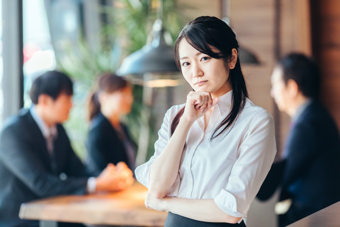 【精神科医が教える】「自分よりうまくいっている人に嫉妬しすぎてつらい…」。すぐ他人と比べてしまう人が一瞬でラクになる「すごい方法」とは？