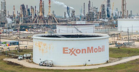 石油メジャーが次世代有望地に投資、中東混乱回避で