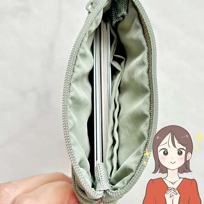 カードや診察券が20枚入った！3COINSの“ポケットたくさんミニ財布”手ぶらで持ち歩けて天才！「メッシュで使いやすそう」「色も可愛い」