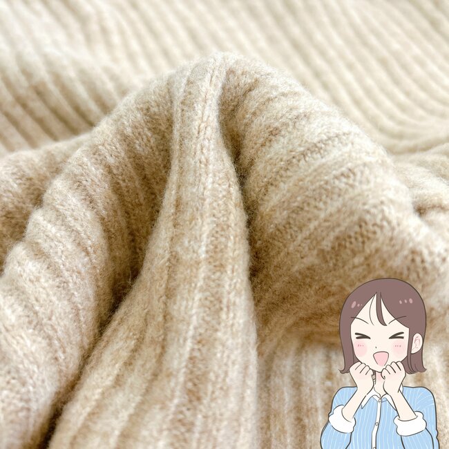 何も着てないみたいに軽い…！ユニクロの“雲みたいなニット”1990円とは思えない着心地です！「めちゃくちゃ暖かい！」「太ってみえない」