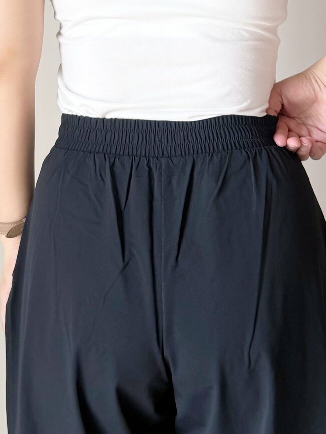 「2本買いました」「汗もすぐ乾く」ユニクロの“ひんやりワイドパンツ”あまりの快適さにビックリ！「着こなしが簡単」【購入レビュー】