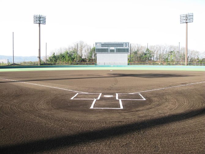 昨夏の甲子園のスター対決を再現!プロ野球の2軍戦に注目が集まっている