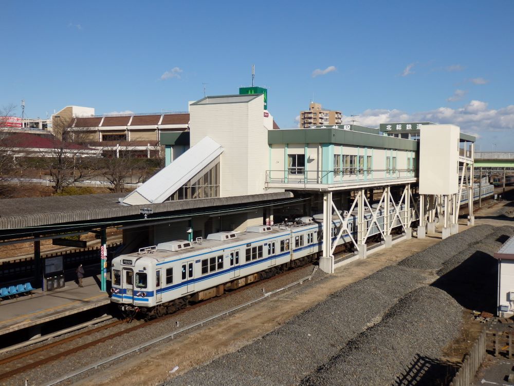 金利上昇で「経営が危うくなる」鉄道会社・路線は?“マイナス金利解除”の衝撃迫る