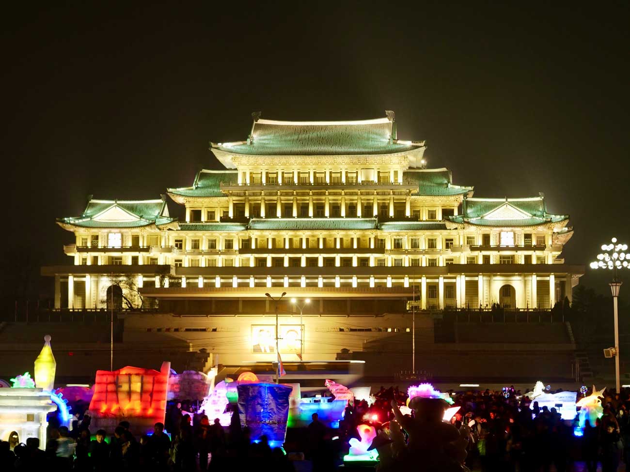 北朝鮮の金日成広場