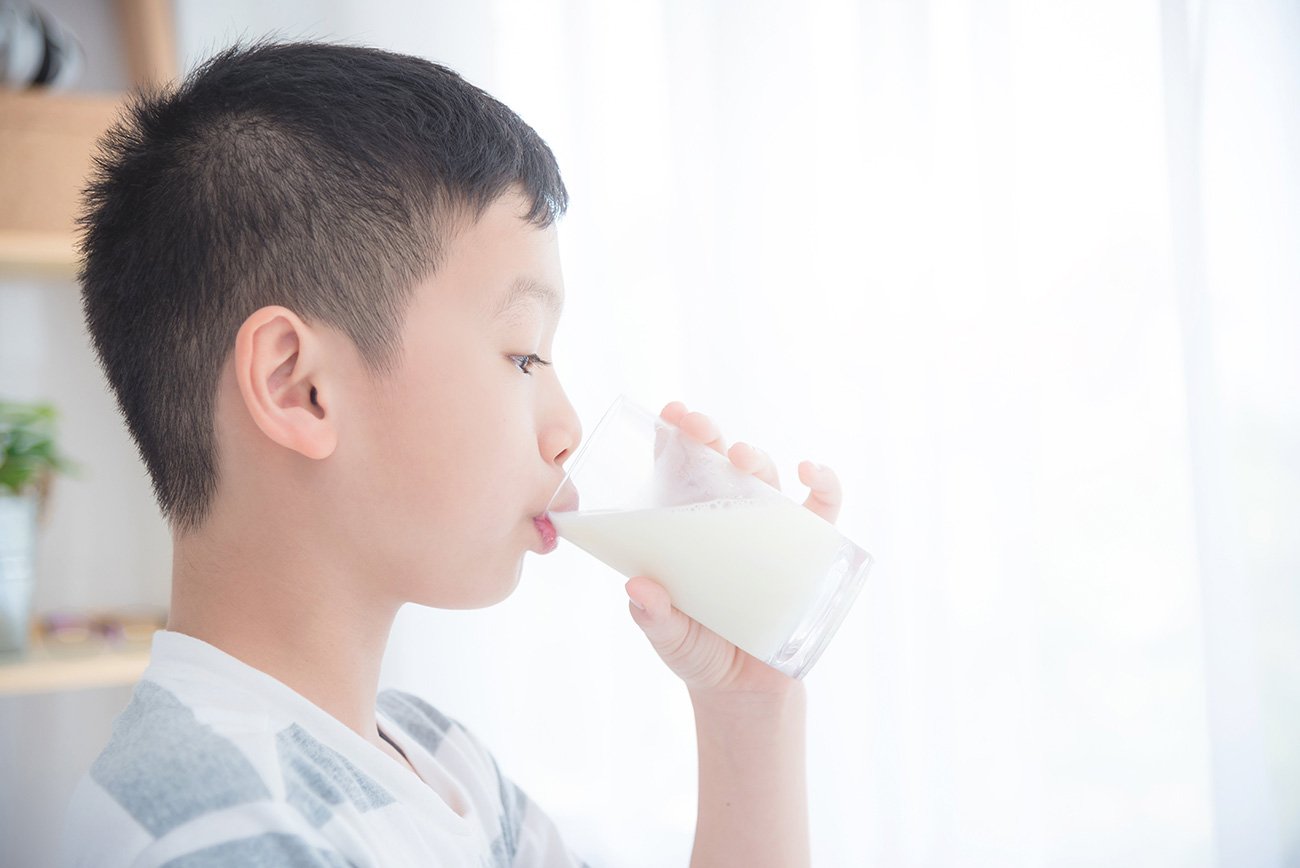 【牛乳は1日1杯まで!】医者が、牛乳の代わりに「子どもに飲んでほしい飲み物」とは?