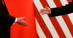 トランプ氏の対中姿勢、貿易紛争か新たな冷戦か