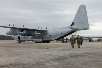 米政権、グアンタナモ基地への移民移送を開始