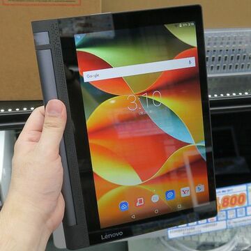 電子書籍にどうぞ! 片手持ちしやすい10型のレノボタブが1万円切り!