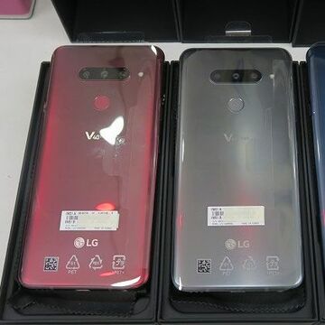 標準＋広角＋望遠のトリプルカメラ！ 「LG V40」が店頭入荷