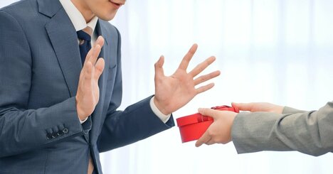 「義理チョコの習慣がなくなって少し寂しい」上司のつぶやきにどう答えるのが無難？