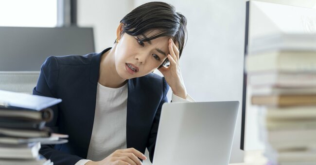 仕事の人間関係で悩みがちな人が「金曜の午後」に絶対やってはいけないこと