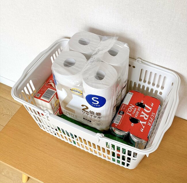 便利すぎて5個まとめ買いした…！無印良品の“スーパーみたいな買い物カゴ”もうエコバッグには戻れないわ！「母、楽になりました！」「なんでもポイポイ入れられます」《購入レビュー》