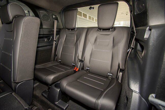 メルセデス・ベンツGLB 200d 4MATICS Urban Stars3列目シート