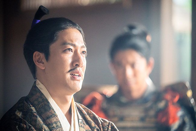 足利義昭（演：尾上右近）は織田信長と完全に決裂、武田信玄に出兵を要請する　（C）NHK