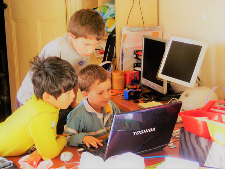 2020年度からの新学習指導要領で、小学校でのプログラミング教育が必修化されます。