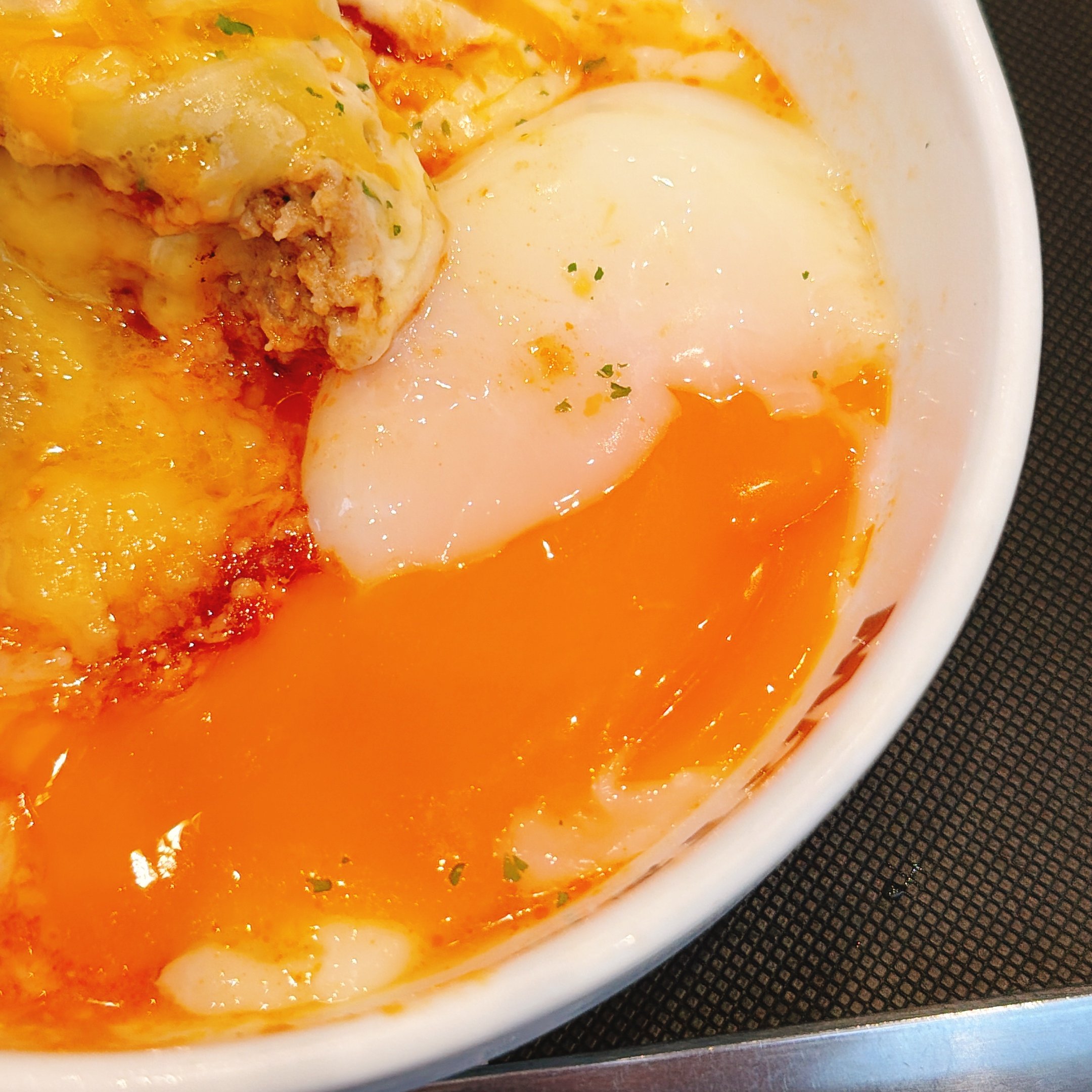「めちゃくちゃ美味い」「ご飯おかわりしました」松屋の“限定やりすぎメニュー”チーズの量すごくて笑っちゃった！「チーズに溺れた」