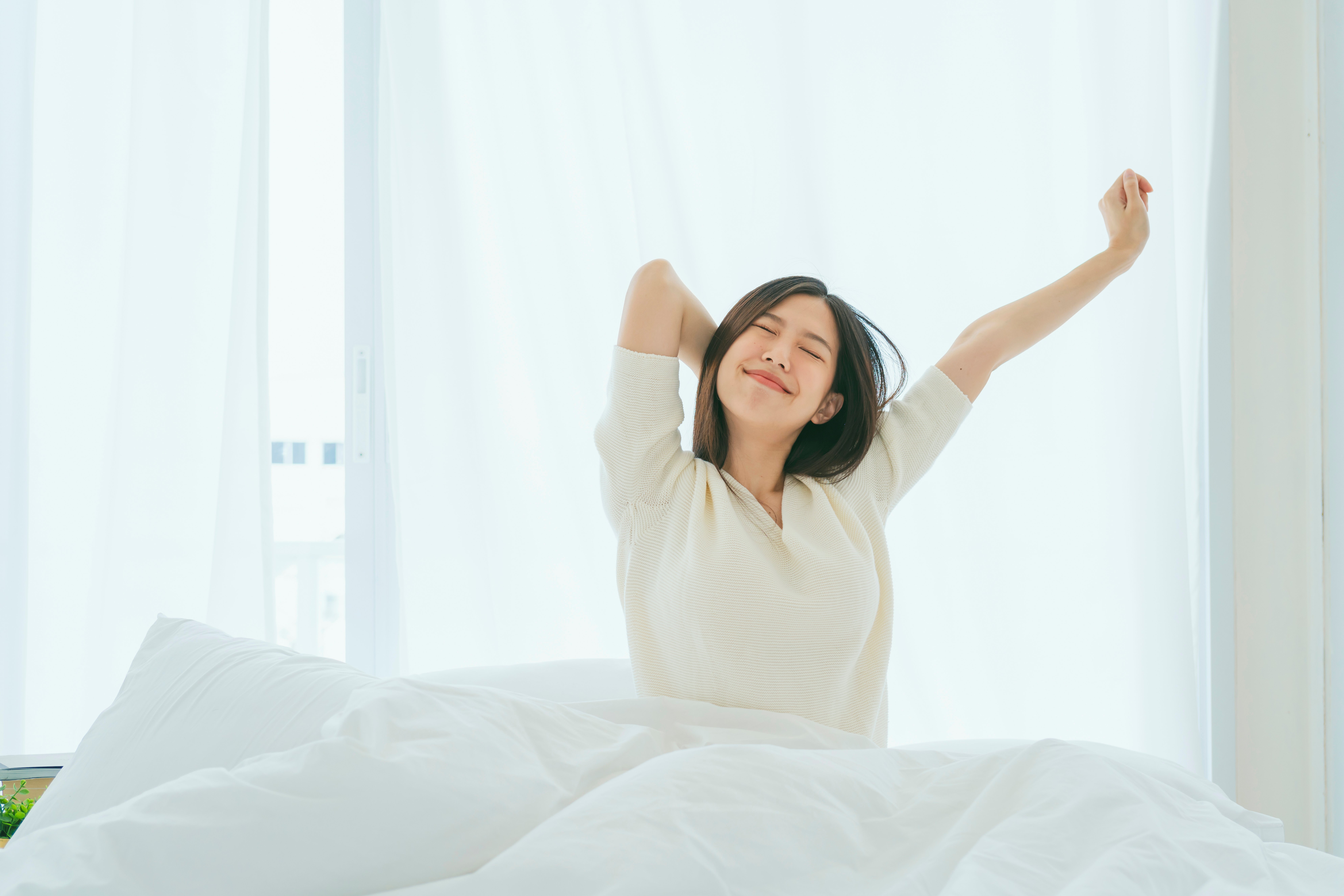 【MEGUMIが教える】寝ても疲れが取れない人はやってみて。ぐっすり眠るためのコツ・ベスト1
