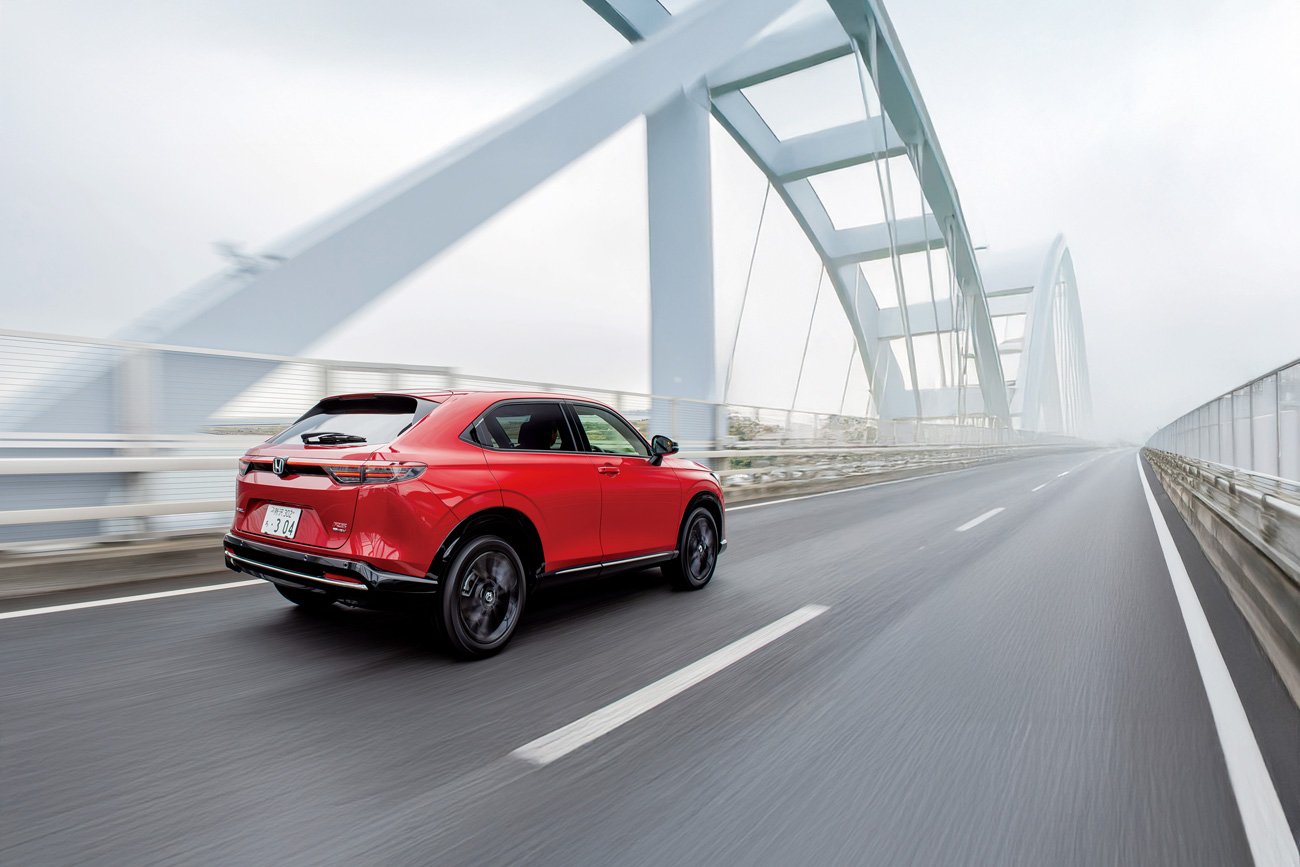 ホンダ・ヴェゼルRS、スポーツモデルが新登場！ベースモデルとの違いは？【試乗記】