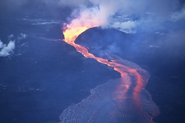ハワイ島の壮大な景色を堪能できるヘリコプターツアー