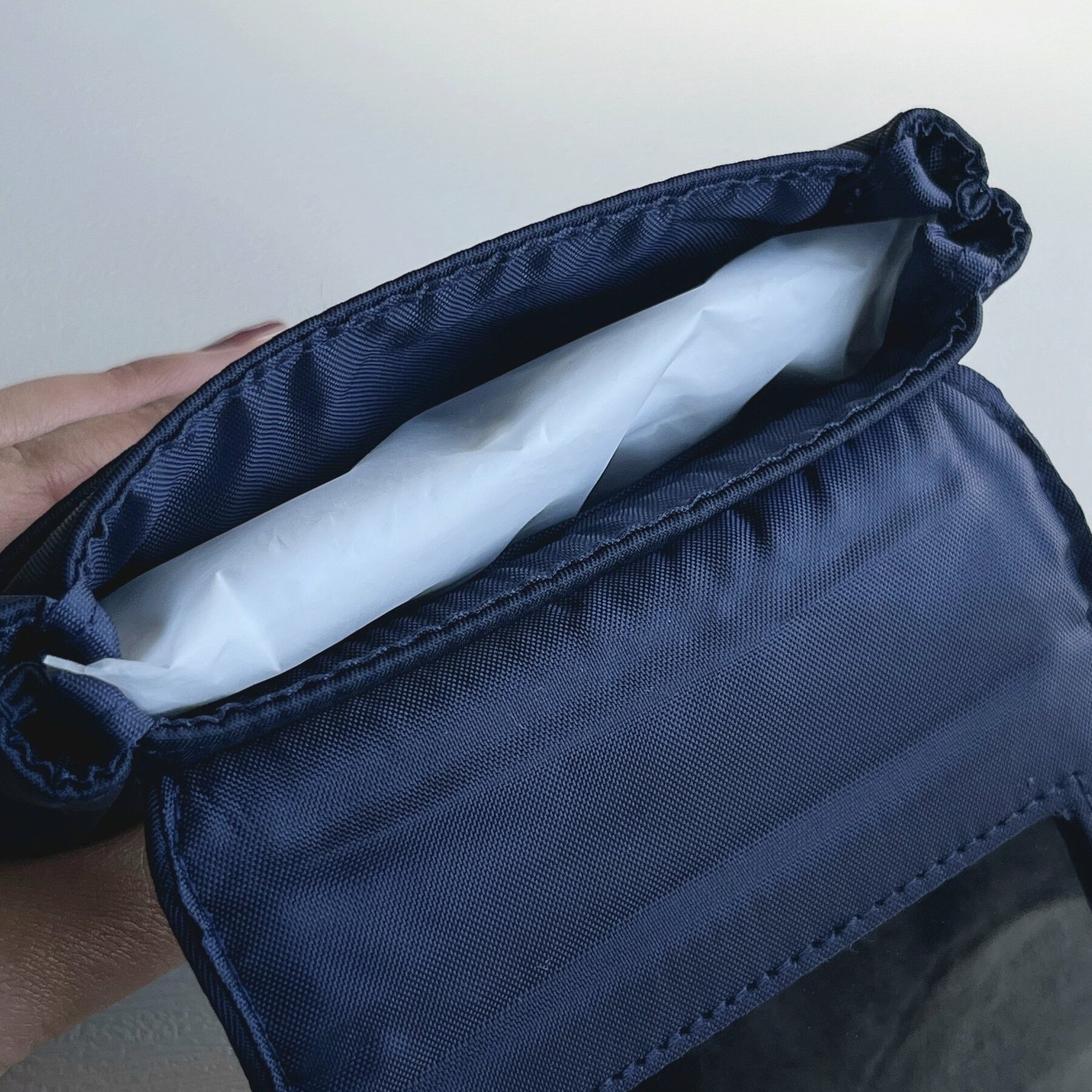 一度使ったら手放せない！アフタヌーンティーの「おしゃれ刺繍ポーチ」ミラー付きでサッとリップ直しできて嬉しい！