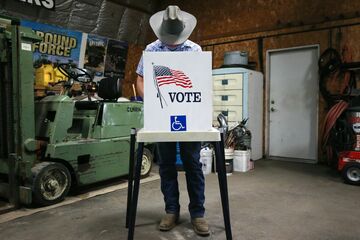 大統領選、トランプ支持者の結束の固さ裏付け