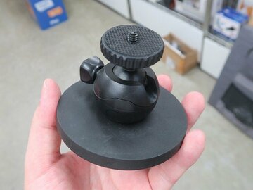 剥がせないくらい超強力なマグネット固定のカメラ・GoPro用マウント