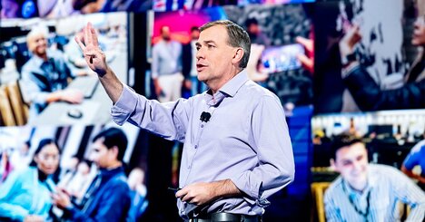 アマゾン、AI「周回遅れ」から有力プレーヤーへ