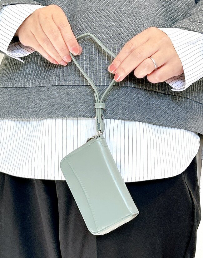 ガバッと開いて使いやすい…！アフタヌーンティーの「おしゃれミニ財布」がセールで62％オフは破格だよ！