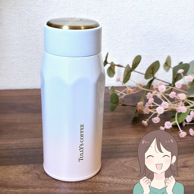 「可愛すぎて我慢できなかった」タリーズの“クリスマス限定ボトル”グラデーションとキラキラのラメが美しすぎる！「一目惚れして買った！」「グラデーションが良くて購入」