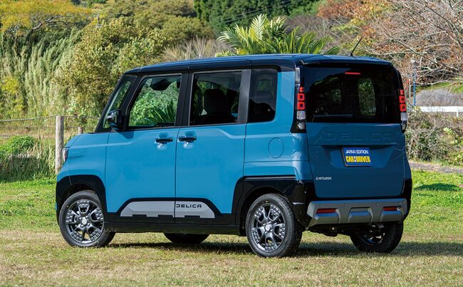 三菱デリカミニTプレミアム4WDデリマルパッケージリアビュー